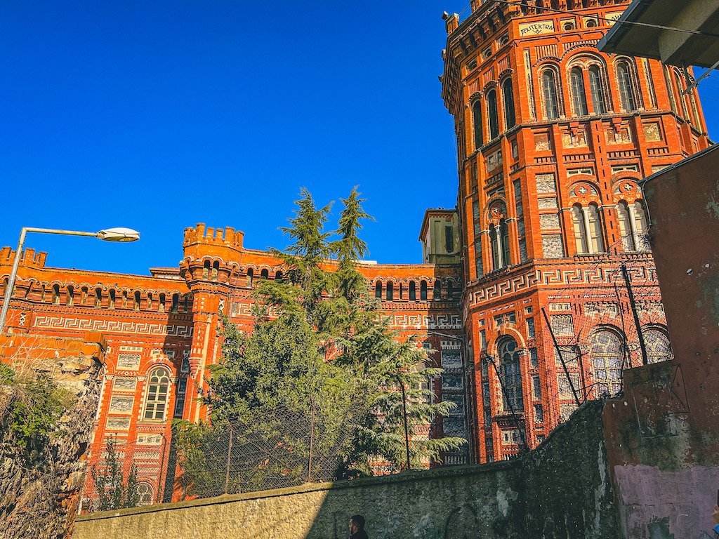 Гръцка църква в Балат